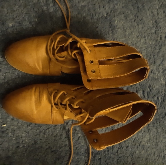 Heeled short boots.. - Picture 7 of 10